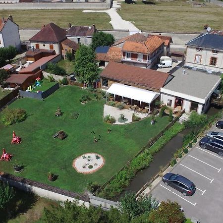 Hotel Restaurant De L'Abbaye Clairvaux エクステリア 写真