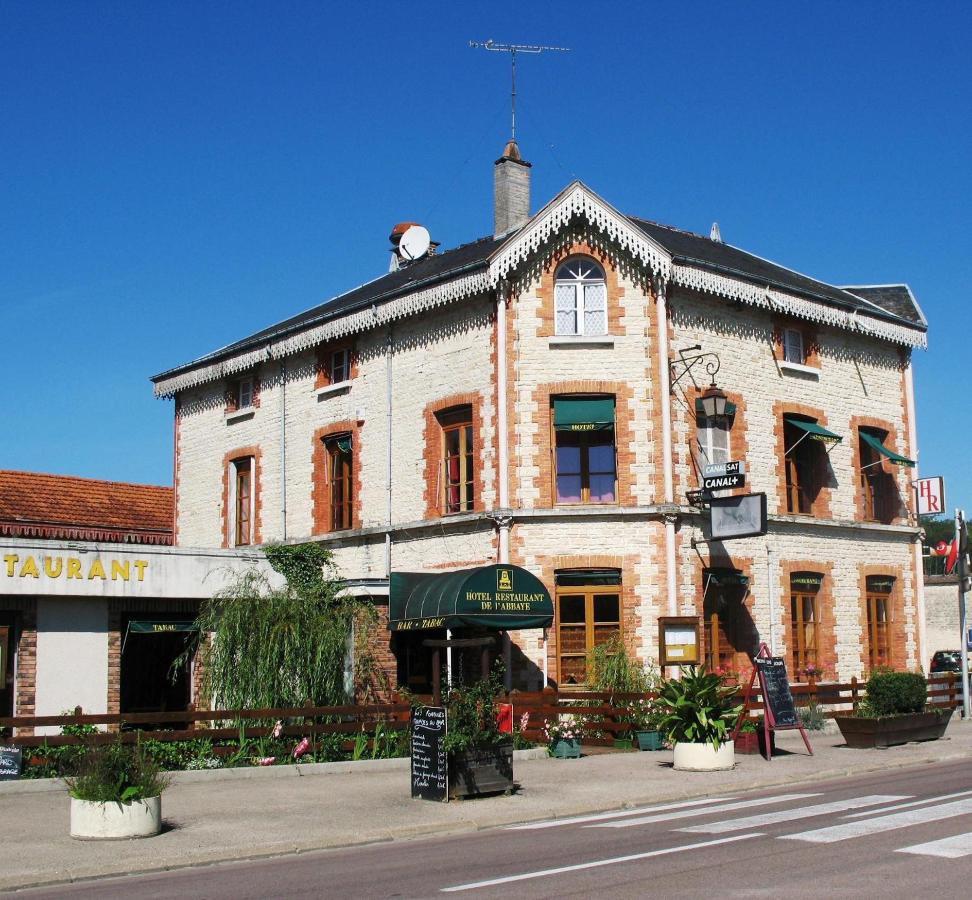 Hotel Restaurant De L'Abbaye Clairvaux エクステリア 写真