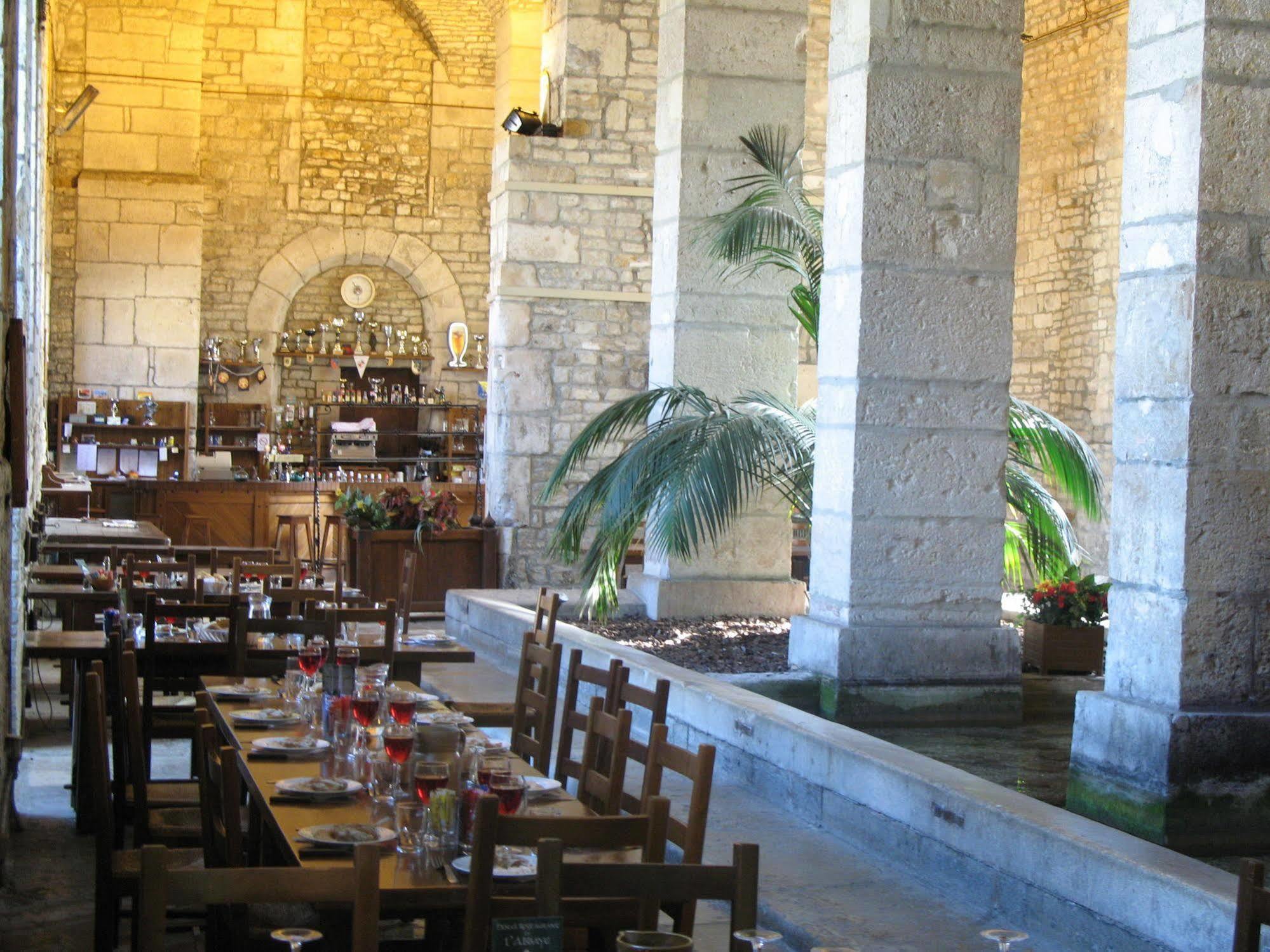 Hotel Restaurant De L'Abbaye Clairvaux エクステリア 写真